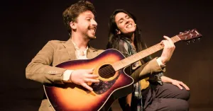 A teatro - E INTANTO ENEA di Teatro Filodrammatici - 14/16 anni - Immagine: 1
