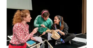 A teatro - FATTORE Y - I PROMESSI SPOSI AL BIVIO di Centro Asteria - 11/16 anni - Immagine: 1