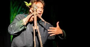 A scuola - LE AVVENTURE DI SIGNOR BASTONCINO di Pandemonium Teatro - 3/10 anni - Immagine: 1